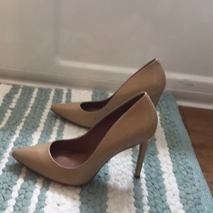 Tan pumps size 7 - worn once high heels